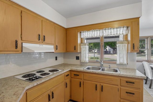 520 6th Street, Waunakee, WI 53597