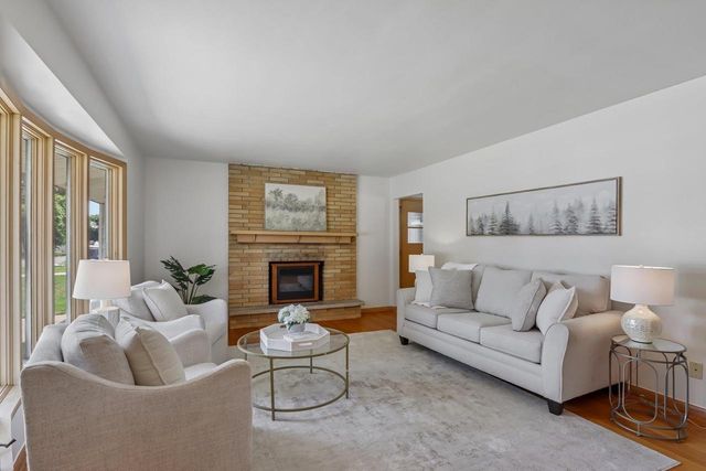 520 6th Street, Waunakee, WI 53597