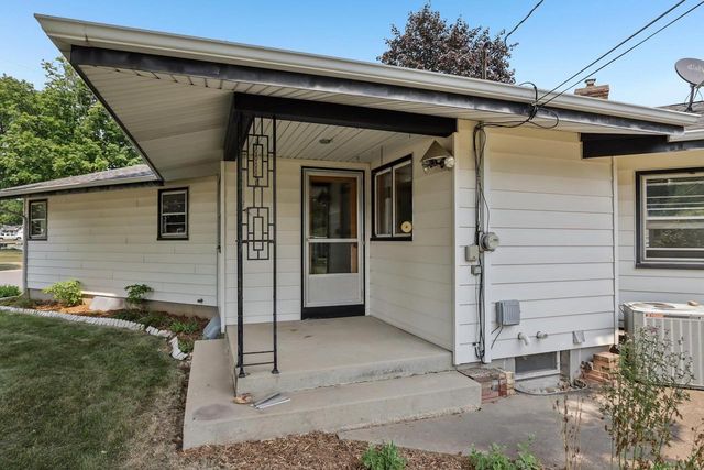 520 6th Street, Waunakee, WI 53597
