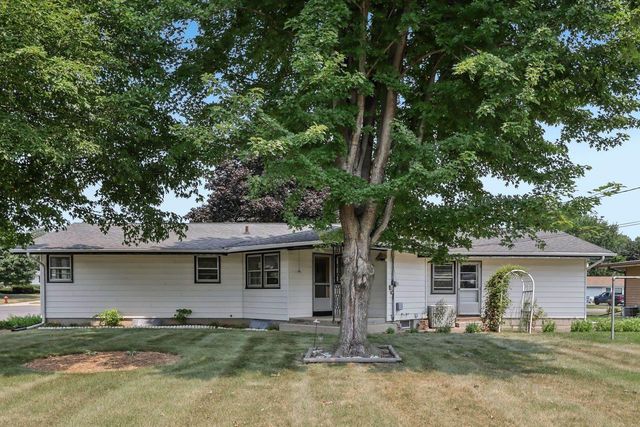 520 6th Street, Waunakee, WI 53597