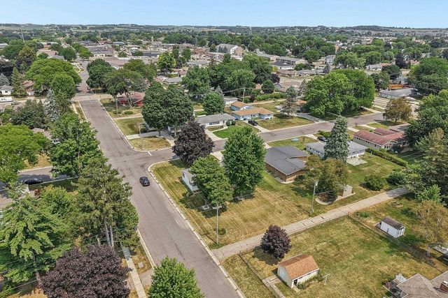520 6th Street, Waunakee, WI 53597