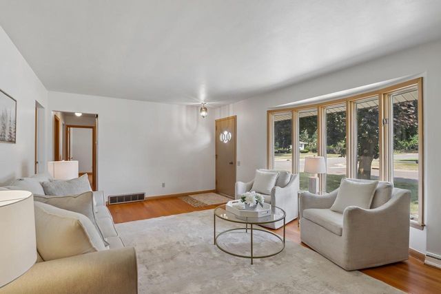 520 6th Street, Waunakee, WI 53597