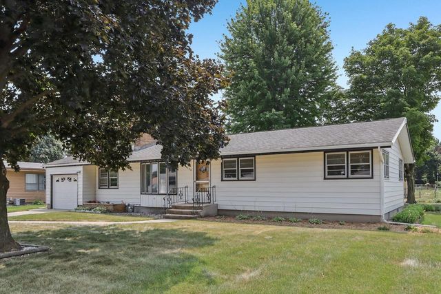 520 6th Street, Waunakee, WI 53597