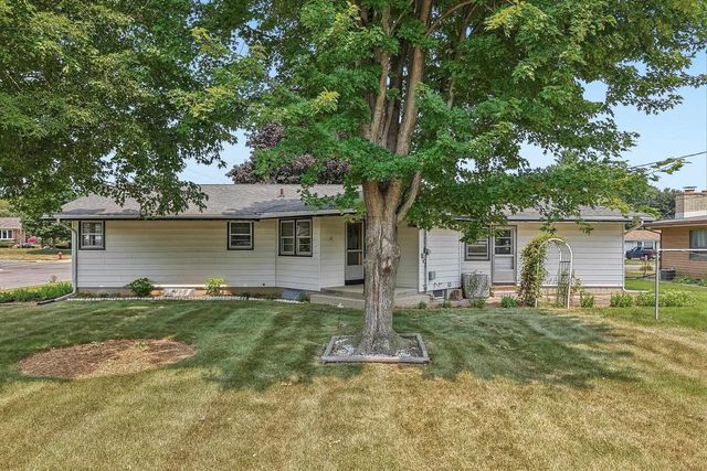 520 6th Street, Waunakee, WI 53597