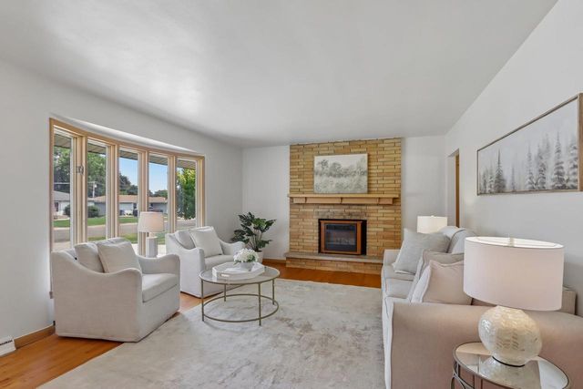 520 6th Street, Waunakee, WI 53597