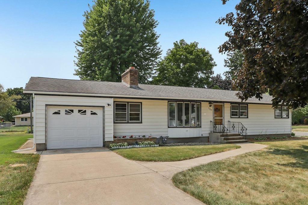 520 6th Street, Waunakee, WI 53597