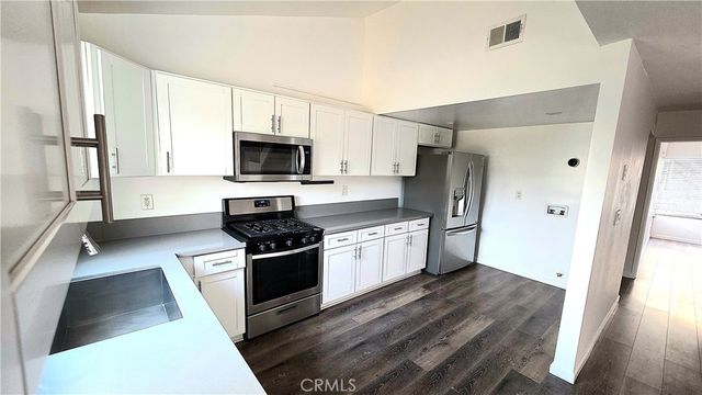 620 W Hyde Park Boulevard 126, Inglewood, CA 90302