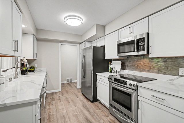 1463 Trollhagen Drive NE, Fridley, MN 55421