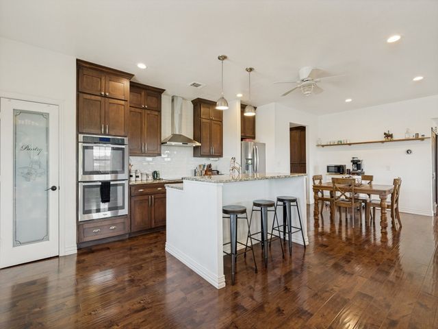 485 Valley View Drive, Azle, TX 76020