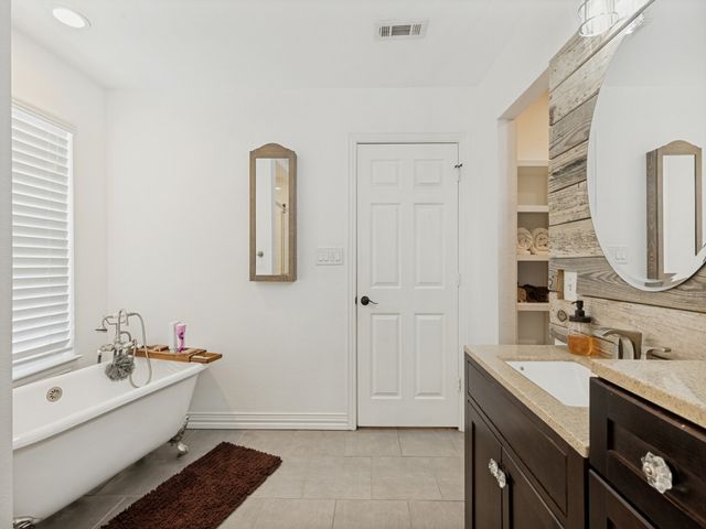 485 Valley View Drive, Azle, TX 76020