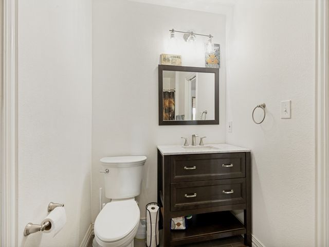 485 Valley View Drive, Azle, TX 76020