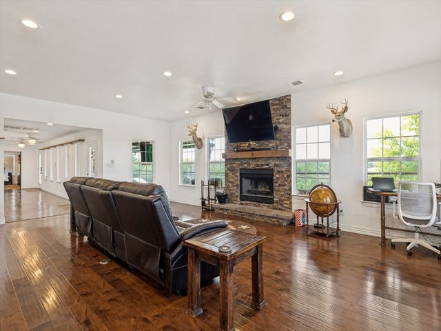 485 Valley View Drive, Azle, TX 76020