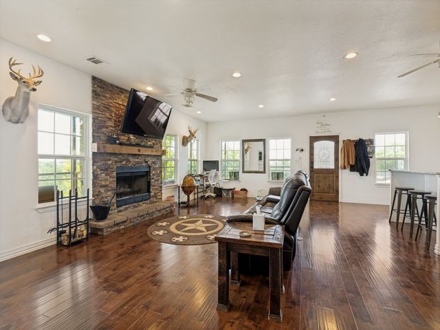 485 Valley View Drive, Azle, TX 76020