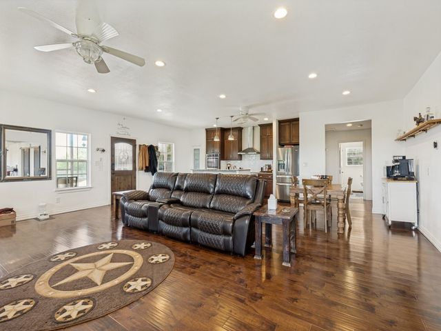485 Valley View Drive, Azle, TX 76020