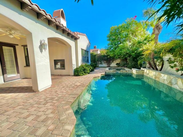 80689 Via Glorieta, La Quinta, CA 92253