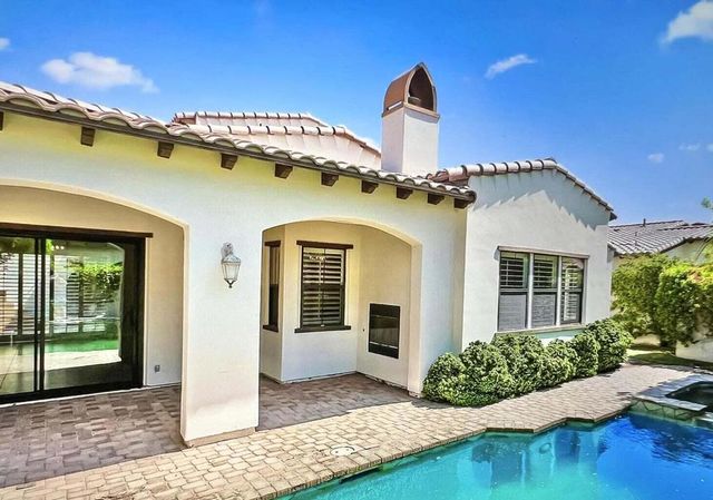 80689 Via Glorieta, La Quinta, CA 92253