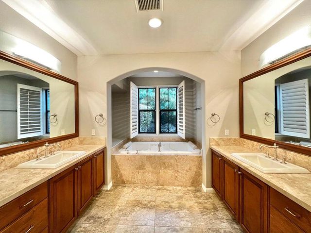 80689 Via Glorieta, La Quinta, CA 92253