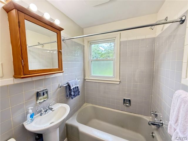 428 Buckingham Ave, Syracuse, NY 13210