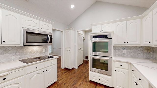 3713 Teal Lane, Bedford, TX 76021