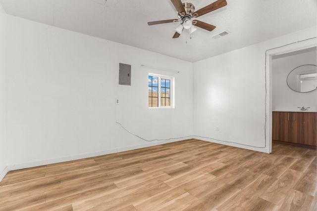 814 Sunbird Road SW, Albuquerque, NM 87121