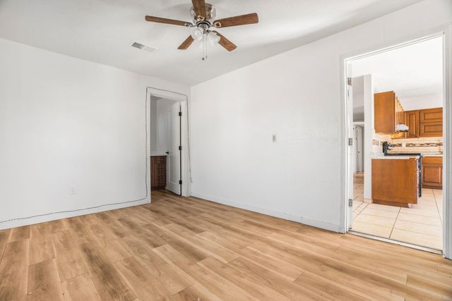 814 Sunbird Road SW, Albuquerque, NM 87121