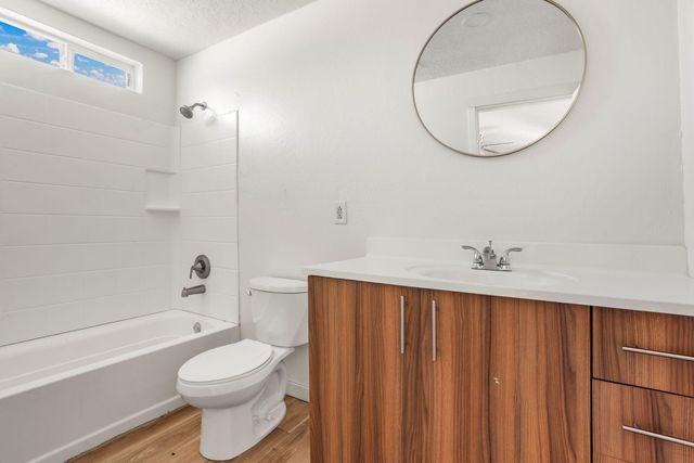 814 Sunbird Road SW, Albuquerque, NM 87121