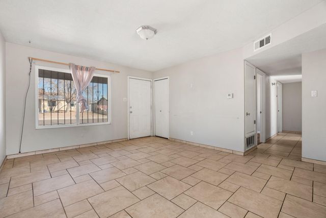 814 Sunbird Road SW, Albuquerque, NM 87121