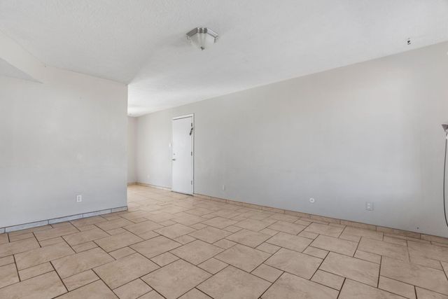 814 Sunbird Road SW, Albuquerque, NM 87121