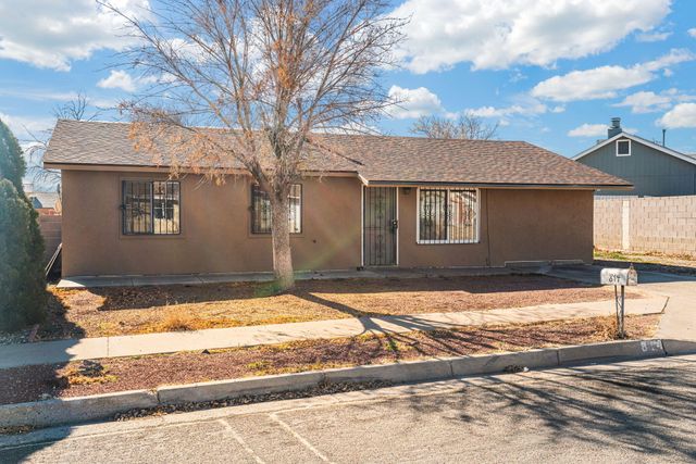814 Sunbird Road SW, Albuquerque, NM 87121