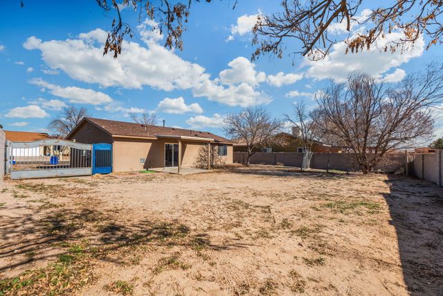 814 Sunbird Road SW, Albuquerque, NM 87121