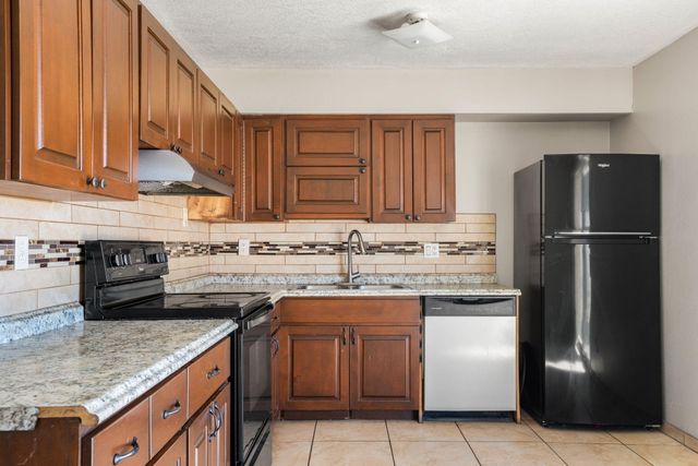 814 Sunbird Road SW, Albuquerque, NM 87121