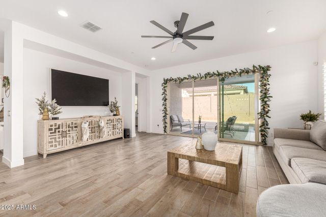 21124 W WINDSOR Avenue, Buckeye, AZ 85396