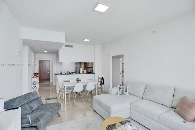 31 SE 5th St 4112, Miami, FL 33131