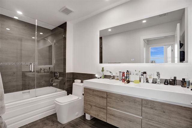 31 SE 5th St 4112, Miami, FL 33131