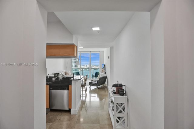 31 SE 5th St 4112, Miami, FL 33131