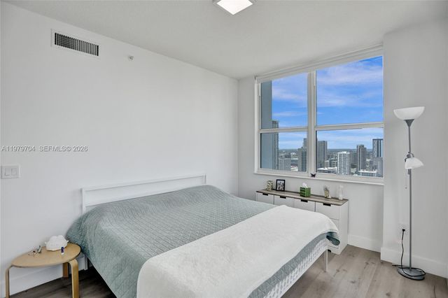 31 SE 5th St 4112, Miami, FL 33131