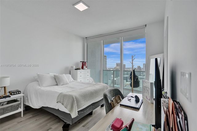 31 SE 5th St 4112, Miami, FL 33131