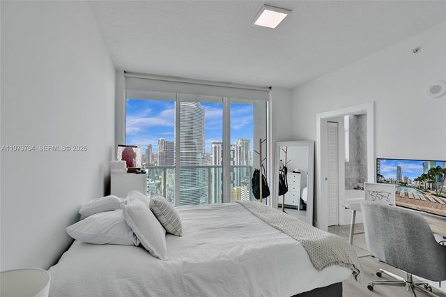 31 SE 5th St 4112, Miami, FL 33131