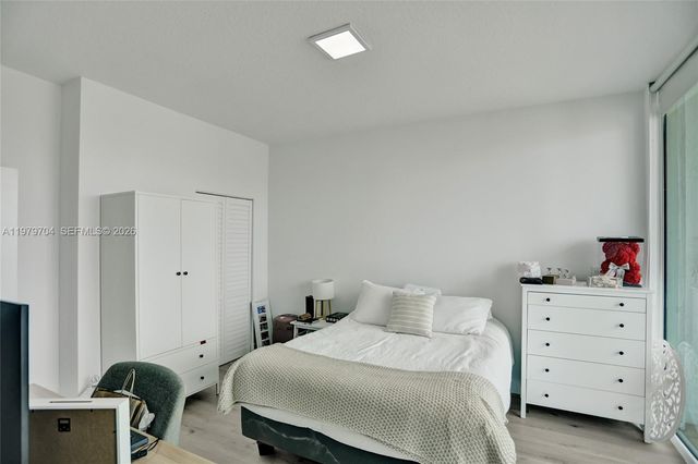 31 SE 5th St 4112, Miami, FL 33131