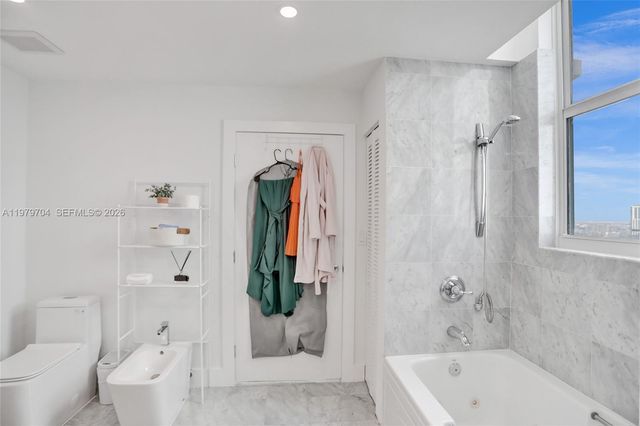 31 SE 5th St 4112, Miami, FL 33131