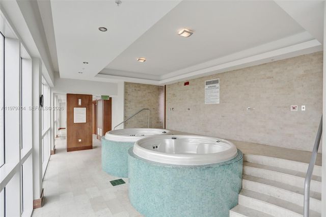 31 SE 5th St 4112, Miami, FL 33131