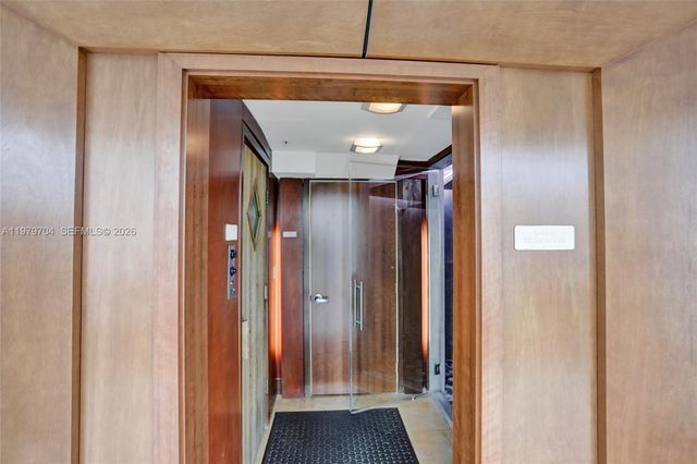 31 SE 5th St 4112, Miami, FL 33131