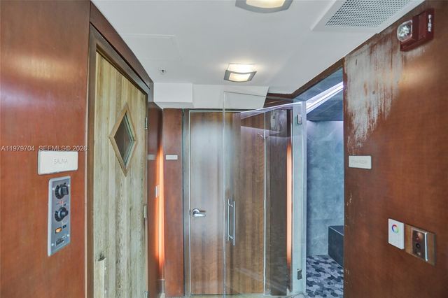 31 SE 5th St 4112, Miami, FL 33131