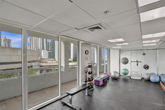 31 SE 5th St 4112, Miami, FL 33131