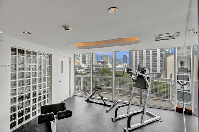 31 SE 5th St 4112, Miami, FL 33131