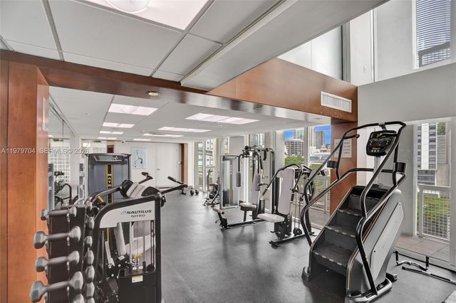 31 SE 5th St 4112, Miami, FL 33131