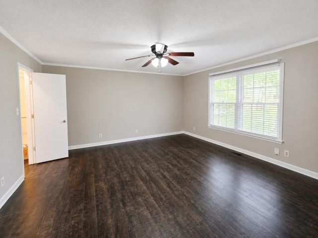 125 Mossland Dr, Clarksville, TN 37042