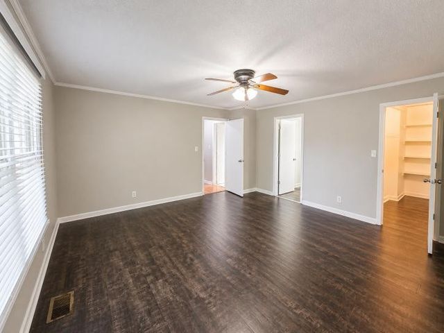 125 Mossland Dr, Clarksville, TN 37042