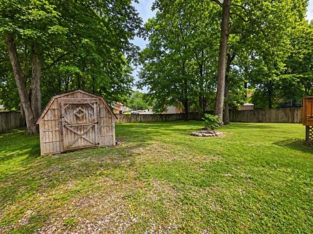 125 Mossland Dr, Clarksville, TN 37042