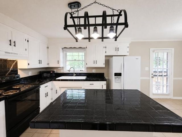 125 Mossland Dr, Clarksville, TN 37042